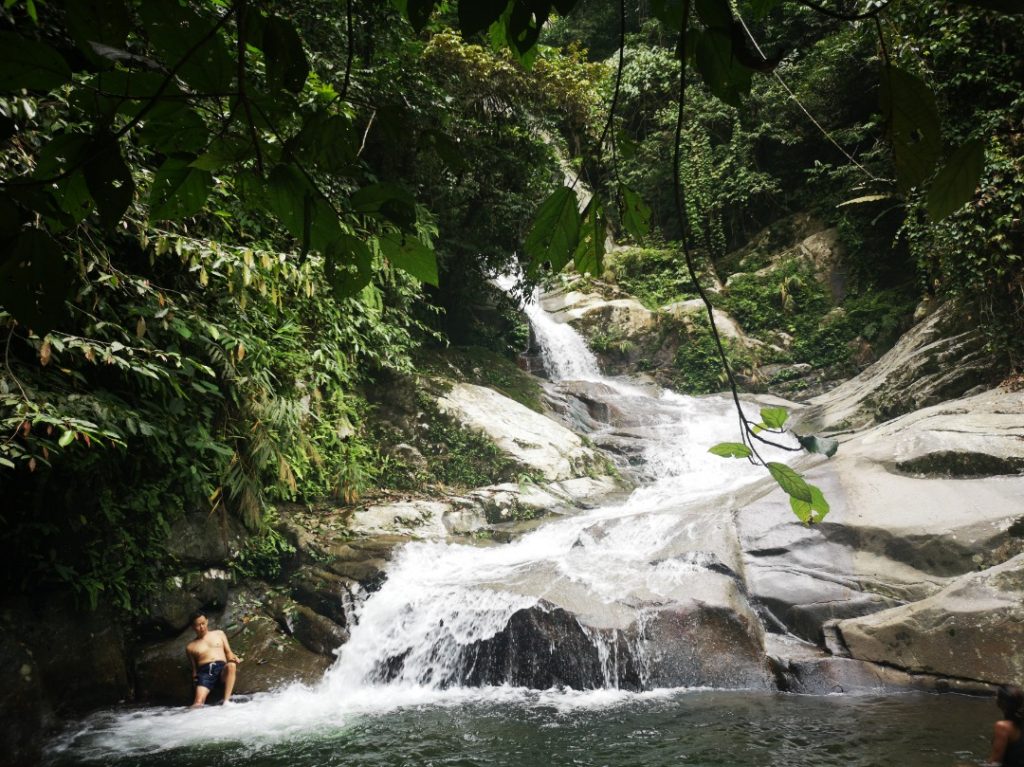 Waterfall sg lepoh Trekking to